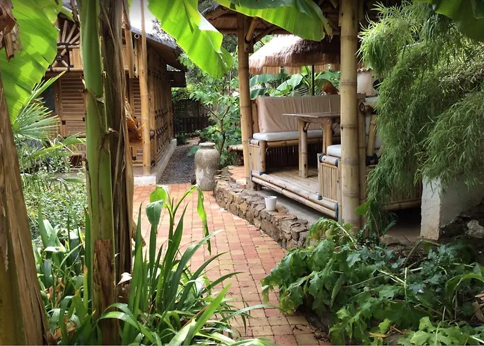 Des Jardins De Valaurie Διαμέρισμα Corbés