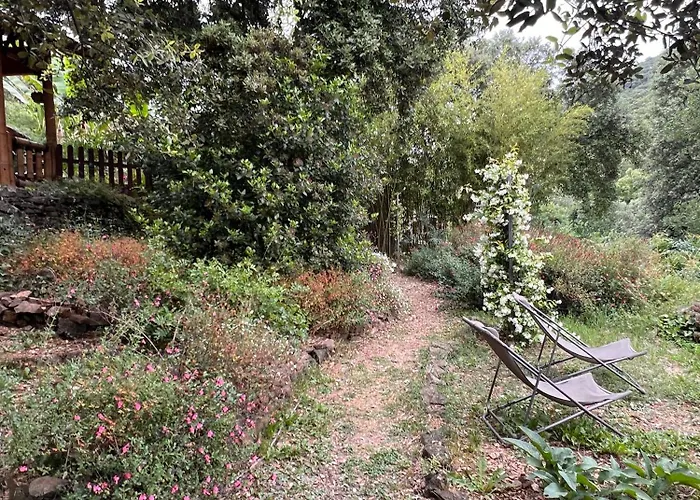 Des Jardins De Valaurie Διαμέρισμα Corbés